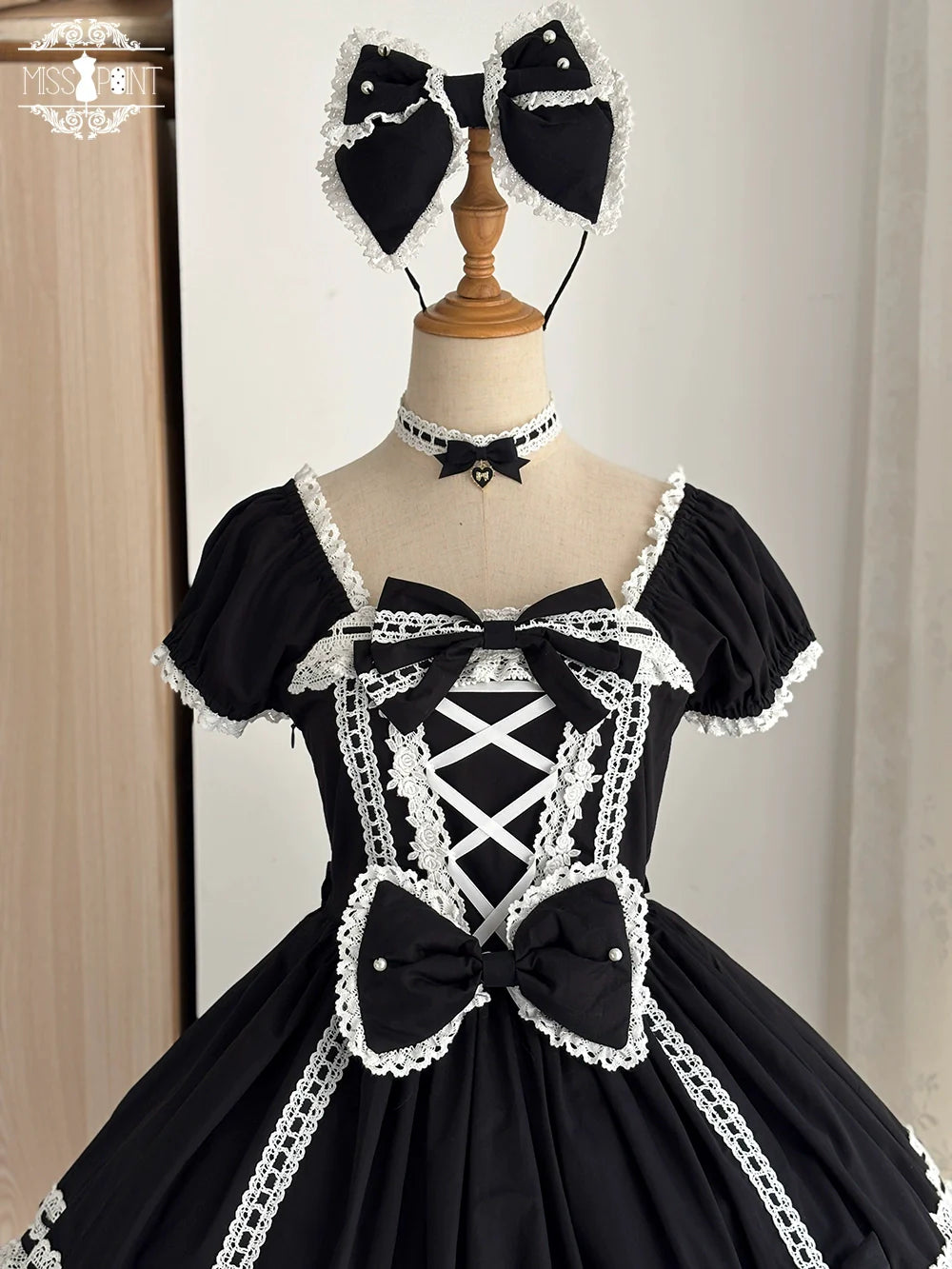 Miss Point - Vintage Petal Rabbit - Old School Lolita OP Cotton Dress With Petal-Shaped Hem