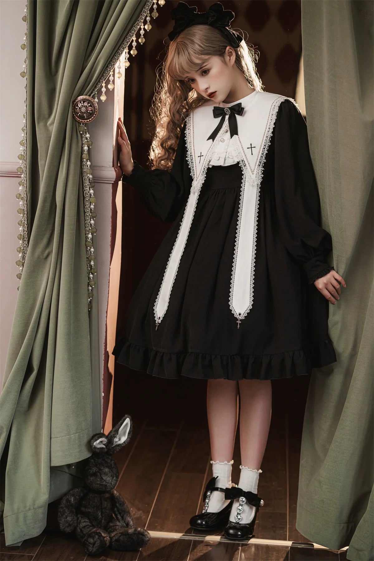 Sweet Date - Gothic Lolita Dress Black Nun OP for Halloween