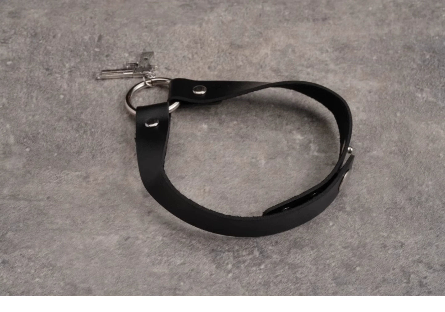 Strange Sugar - Gothic Lolita Choker Faux Leather Heart Pendant Necklace