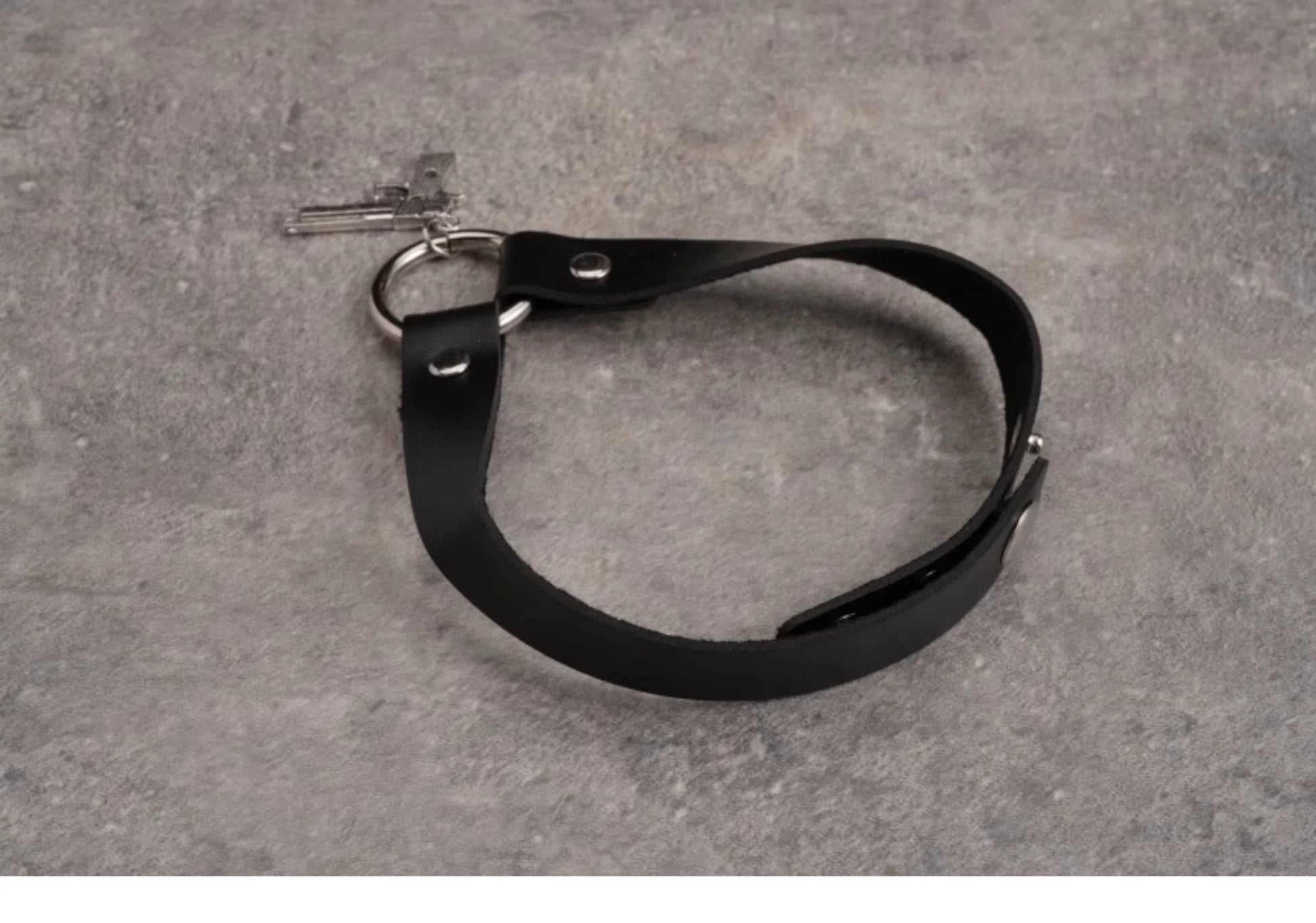 Strange Sugar - Gothic Lolita Choker Faux Leather Heart Pendant Necklace