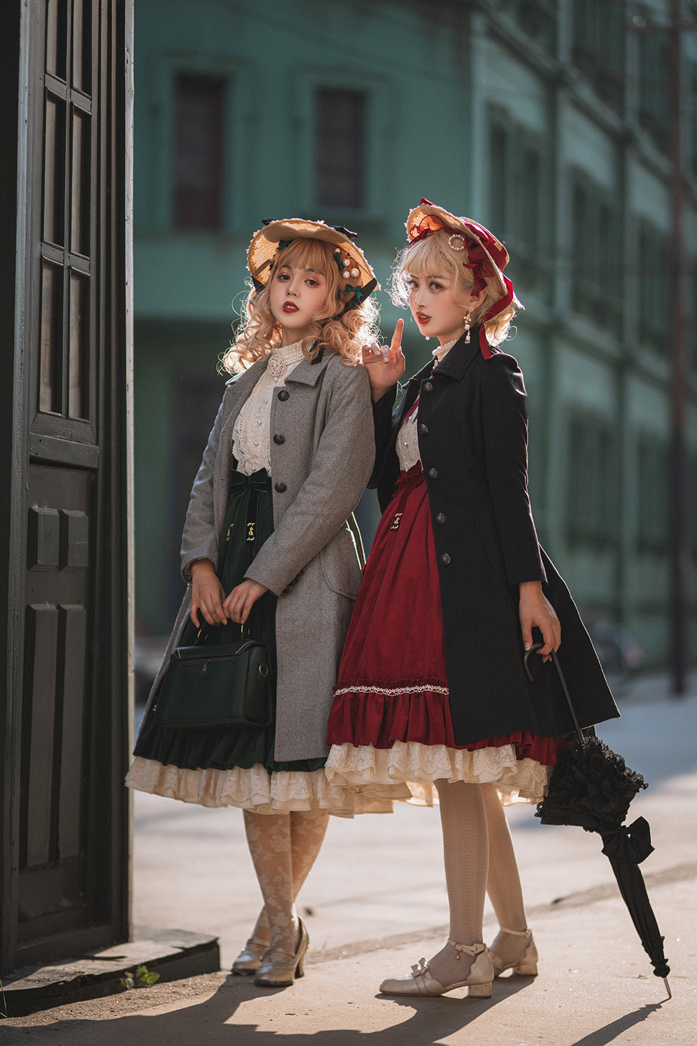 Miss Point - Rose Silhouette - Vintage Woolen Cape Hooded Long Coat