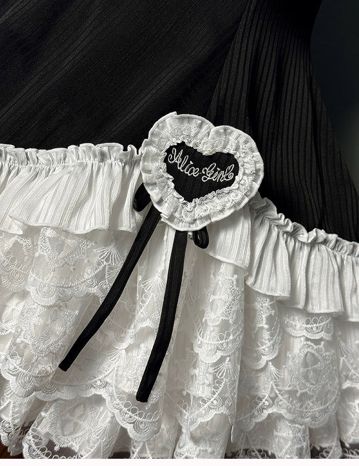 Alice Girl - Arrogant Miss - Heart-Shaped Lolita Brooch with Lace and Embroidery