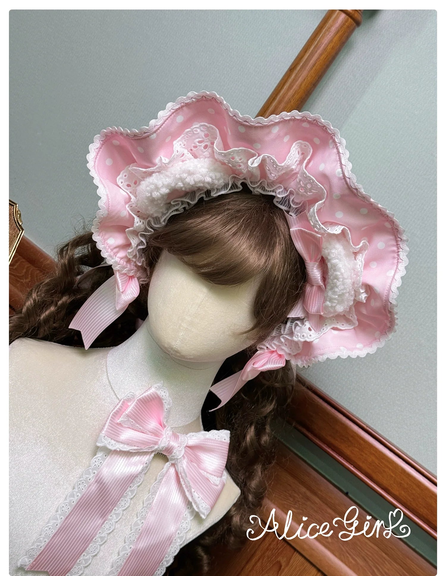 Alice Girl - Old School Polka Dots - Sweet Lolita BNT & Detachable Sleeves