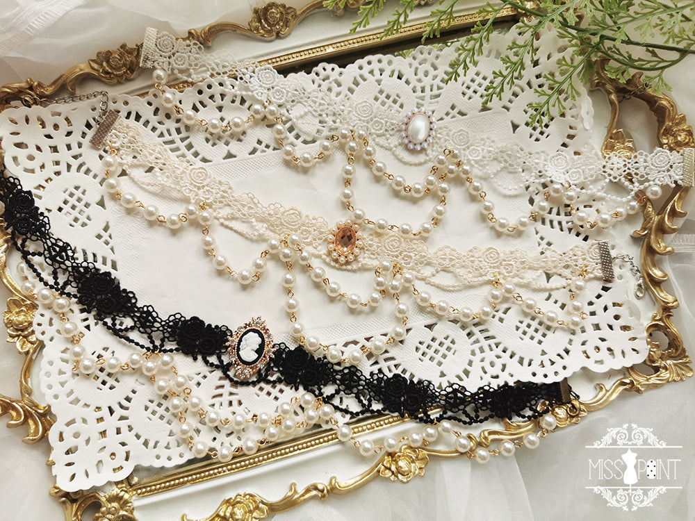 Miss Point - The Sally Gardens - Elegant Lolita Lace Choker and Brooch