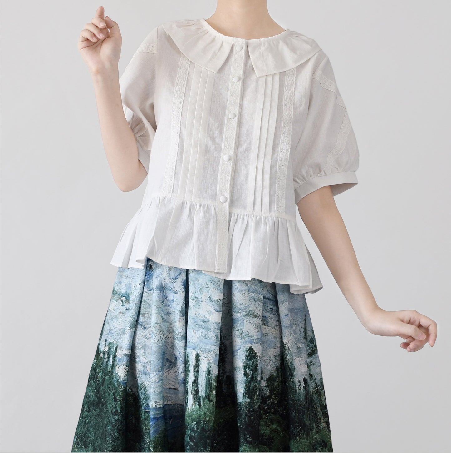 MIST - Spring Retro - Cotton Kawaii Lolita Shirt with Ruffled Neck and Lace Detail