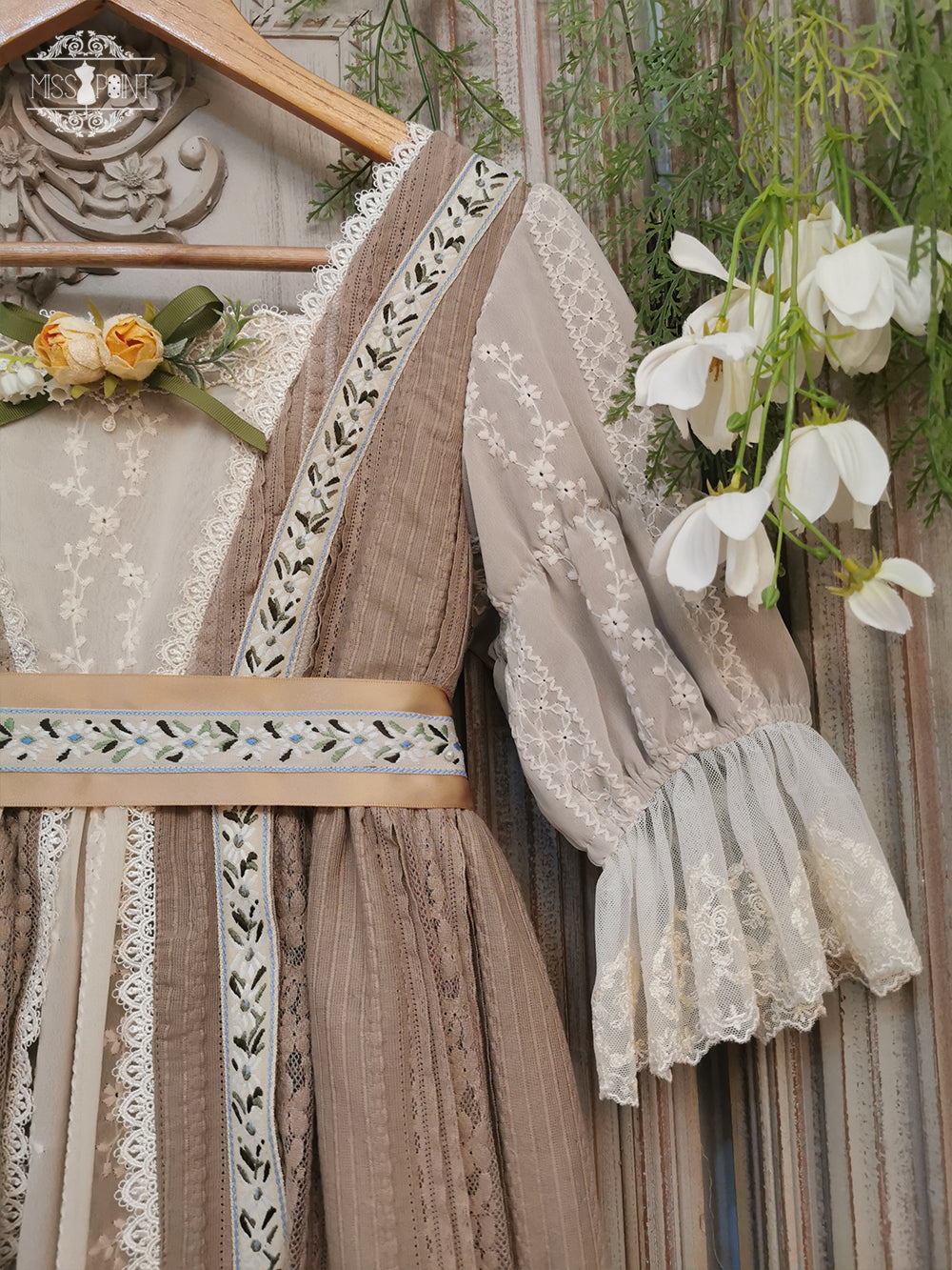 Miss Point - The Sally Gardens - Elegant Lolita Lotus Sleeves OP Dress