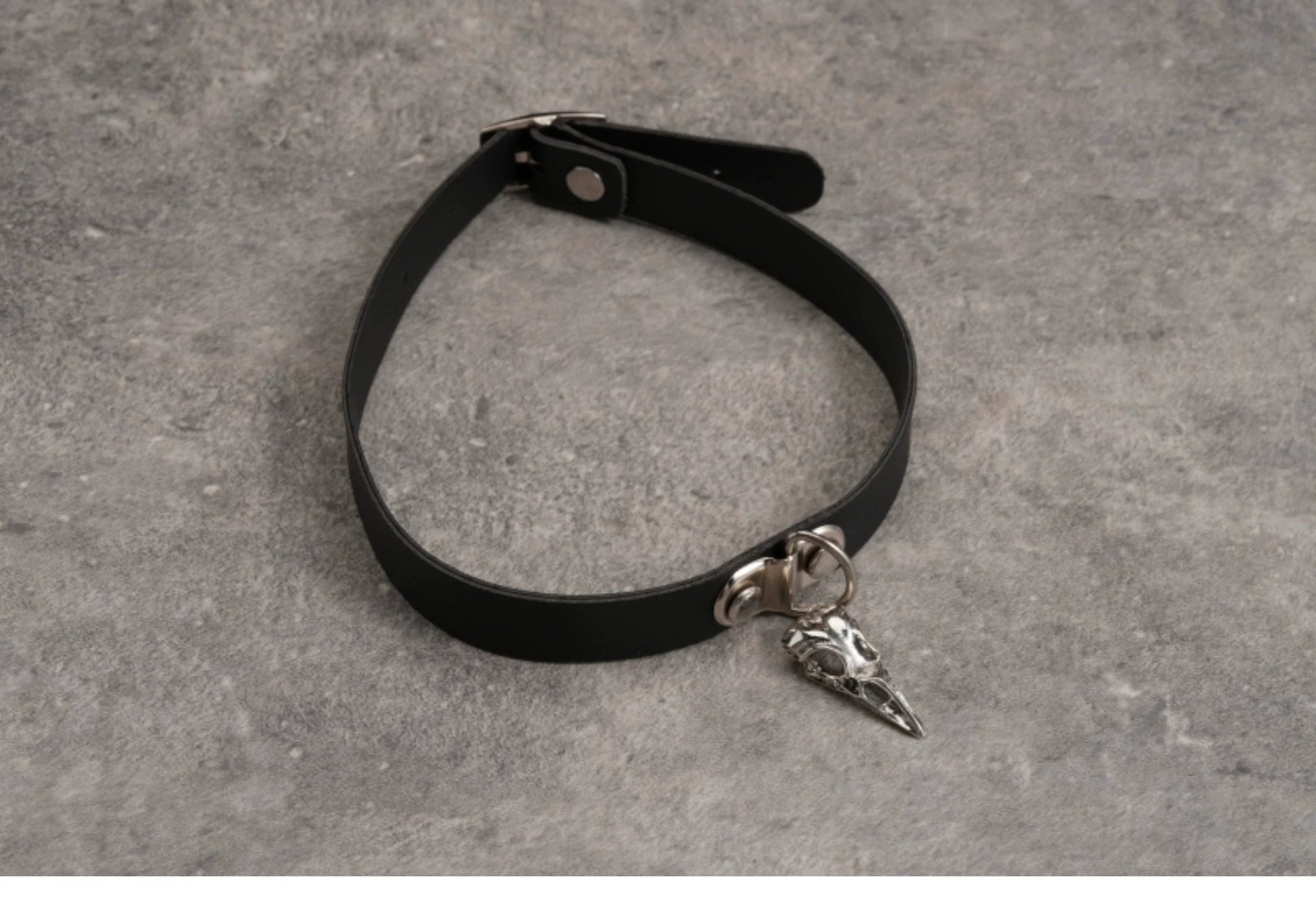 Strange Sugar - Gothic Lolita Choker Faux Leather Heart Pendant Necklace