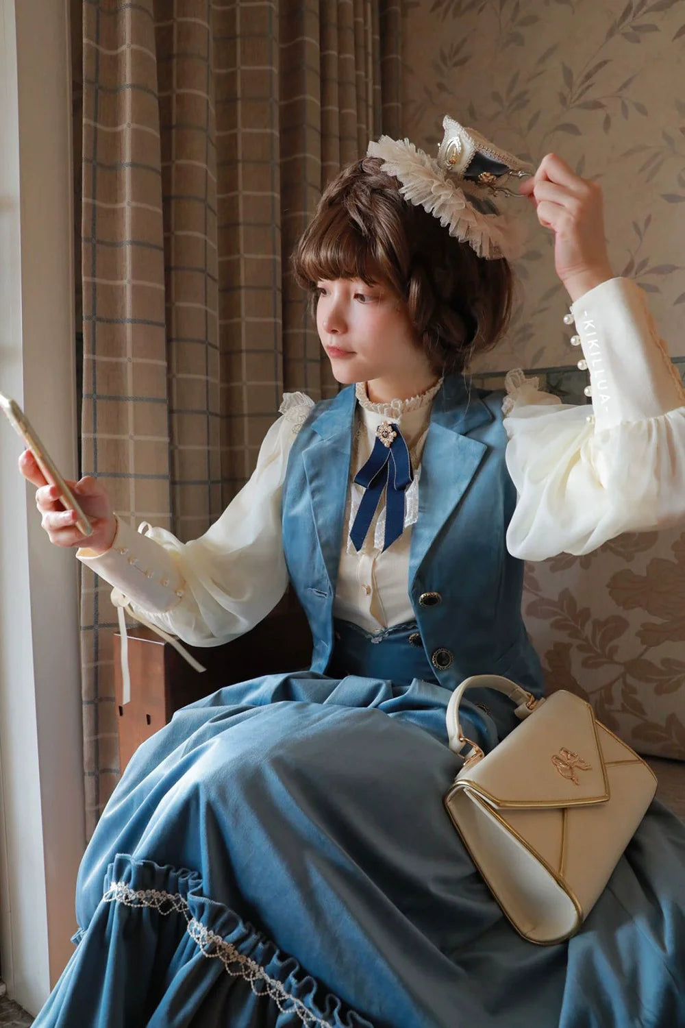 Miss Point - Rose Doll - Retro Lolita Vest Velvet Lolita Waistcoat