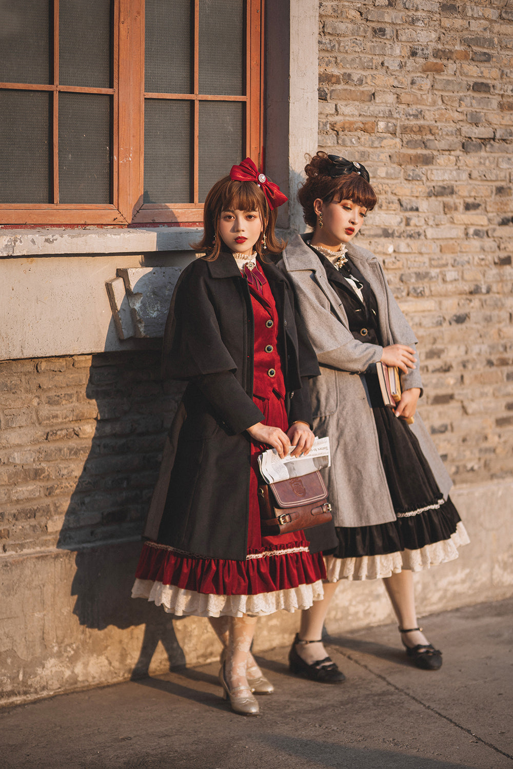 Miss Point - Rose Silhouette - Vintage Woolen Cape Hooded Long Coat