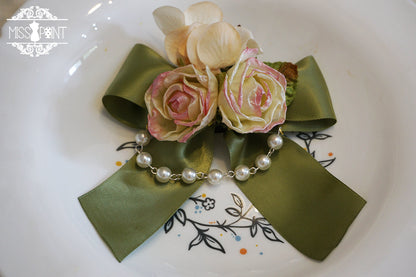 Miss Point - The Sally Gardens - Elegant Lolita Lace Choker and Brooch