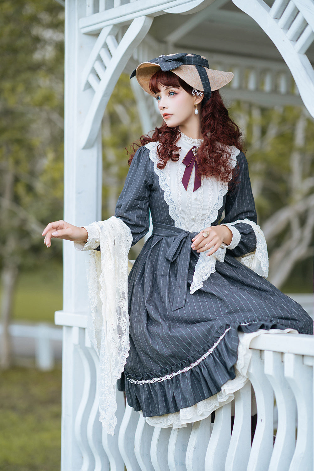 Miss point - Rose Silhouette - Vintage Classic Lolita OP