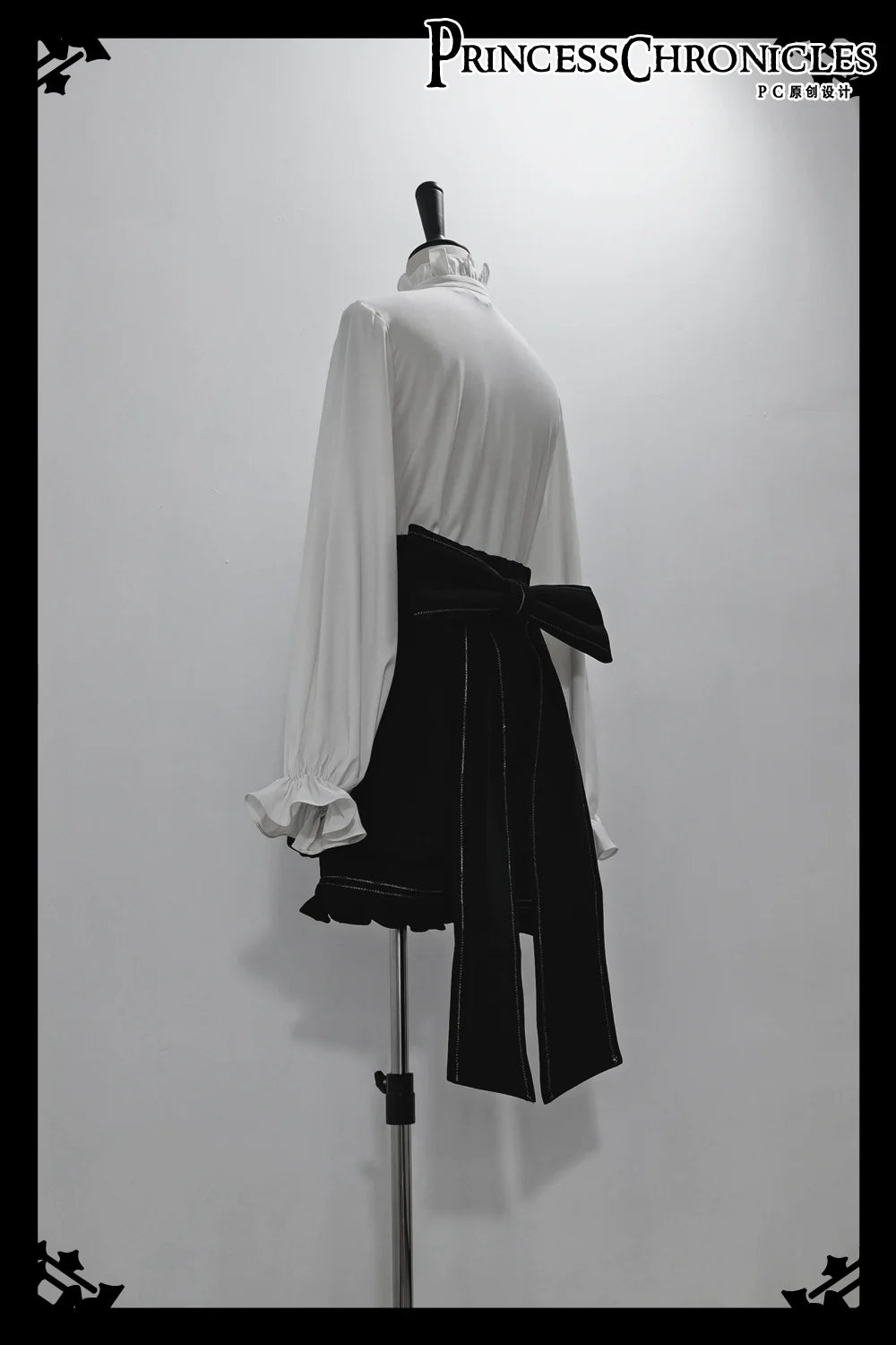 Princess Chronicles - Desperate Bunny - Ouji Lolita Vest Shorts Set