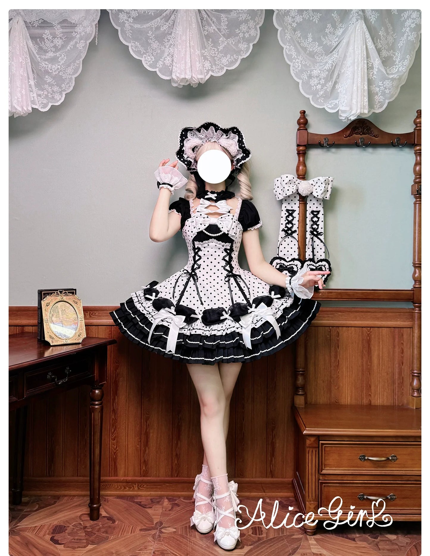 Alice Girl - Old School Polka Dots - Halter Neck Sweet Lolita OP Dress