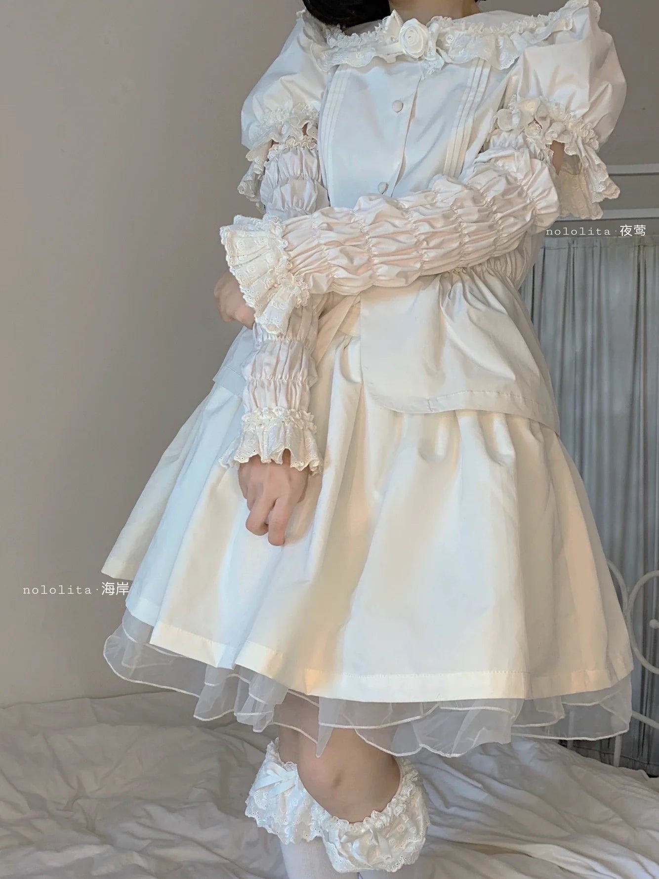 Nololita - Nightingale - Old School Lolita Shirt with Detachable Sleeves