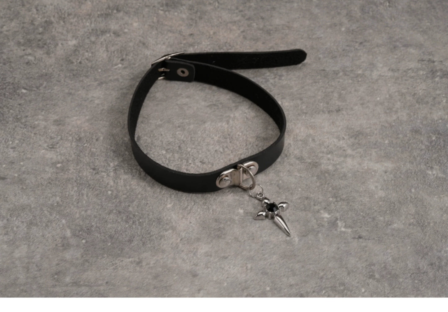 Strange Sugar - Gothic Lolita Choker Faux Leather Heart Pendant Necklace