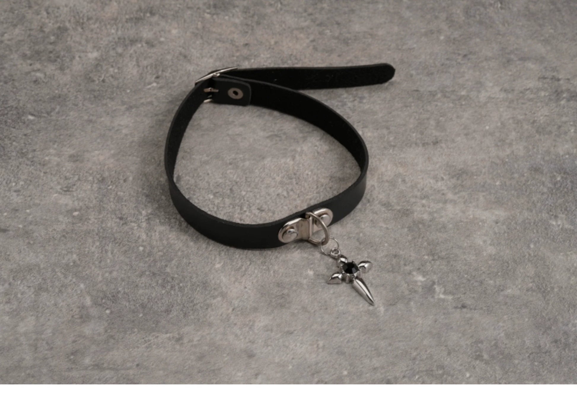 Strange Sugar - Gothic Lolita Choker Faux Leather Heart Pendant Necklace