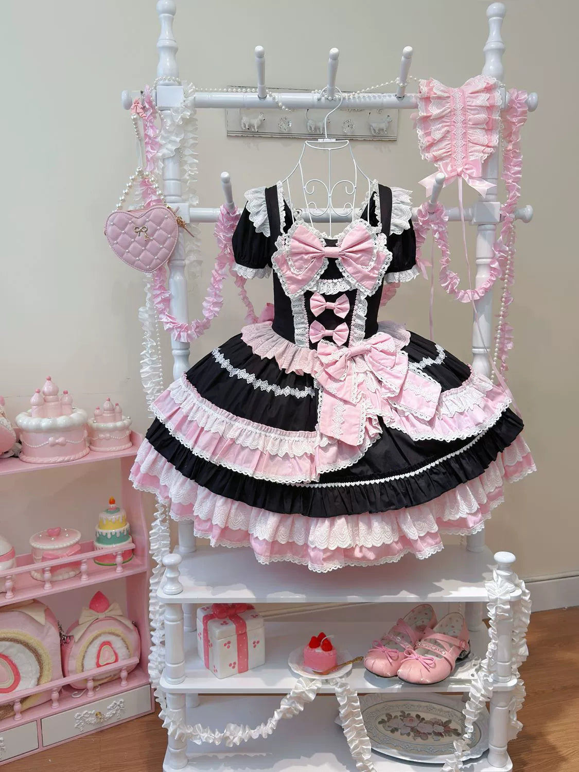 Hanguliang - Showa Flower Butterfly - Pink Sweet Lolita OP Dress With Bows & Lace Trim