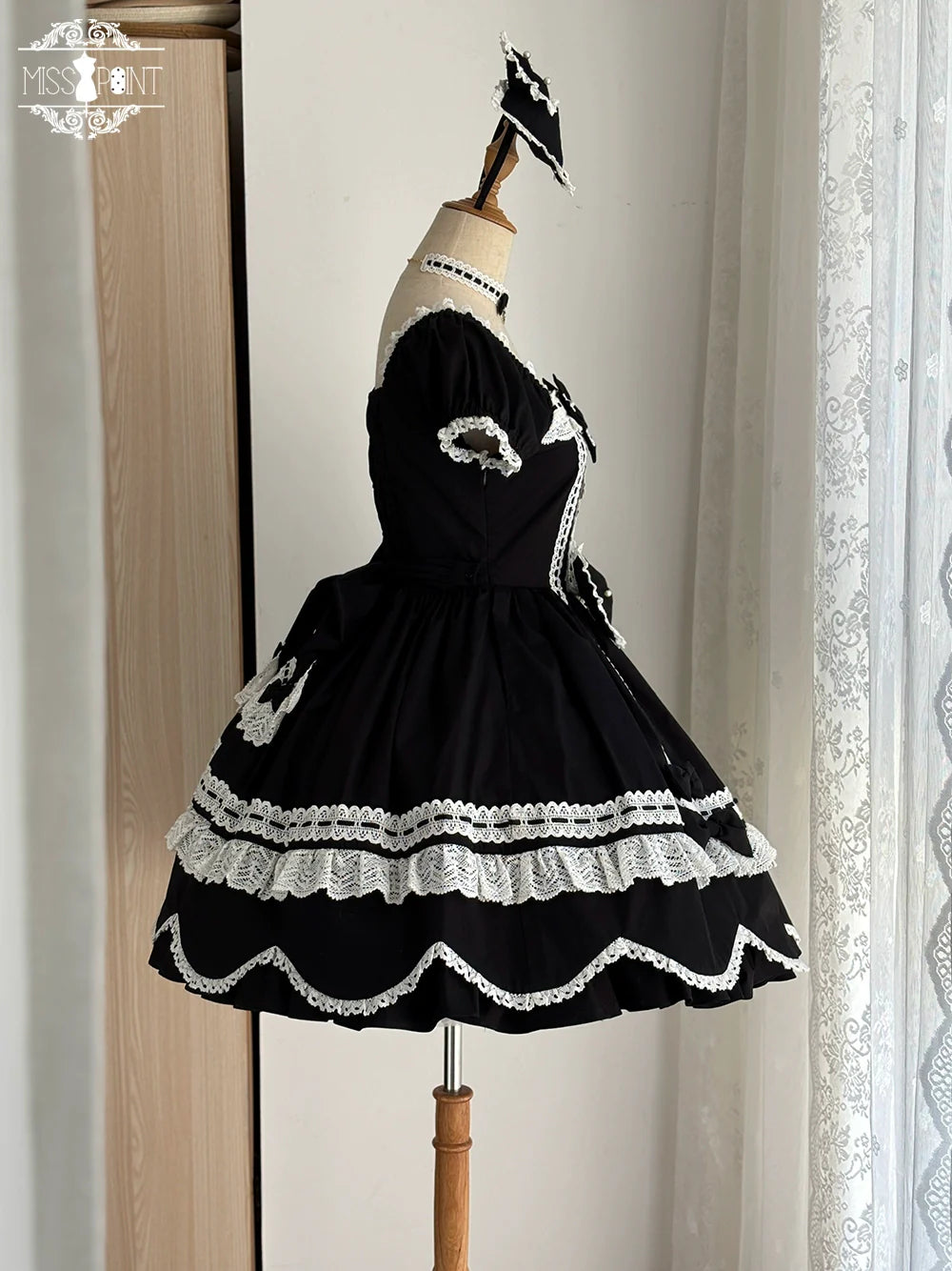Miss Point - Vintage Petal Rabbit - Old School Lolita OP Cotton Dress With Petal-Shaped Hem