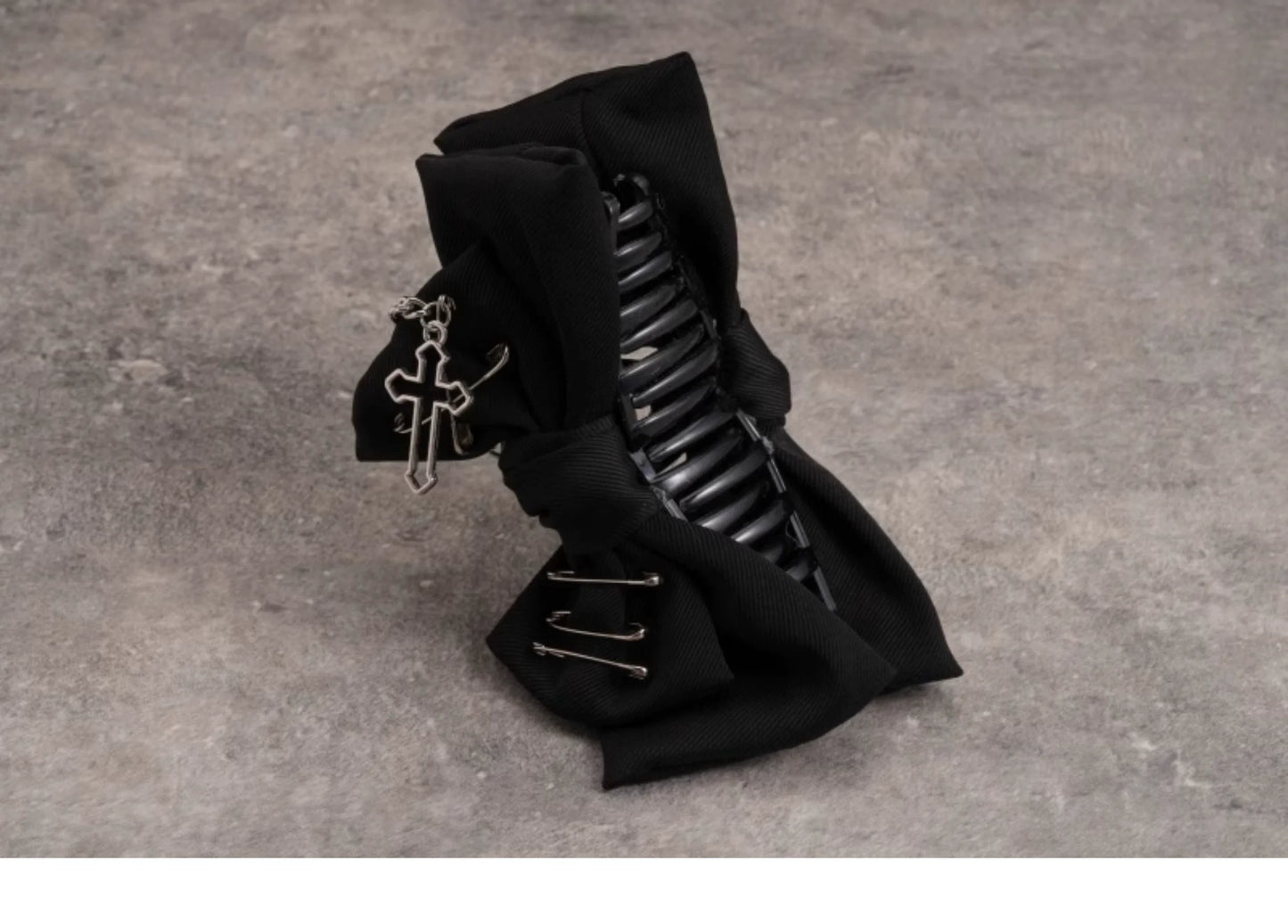 Strange Sugar - Gothic Lolita Claw Clip Cross Chain Bow Hair Accessory