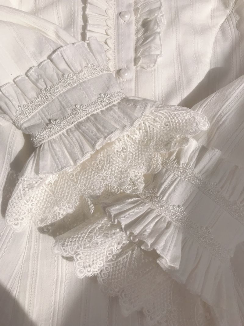 Yilia - Sweet Lolita Long Sleeve Blouse