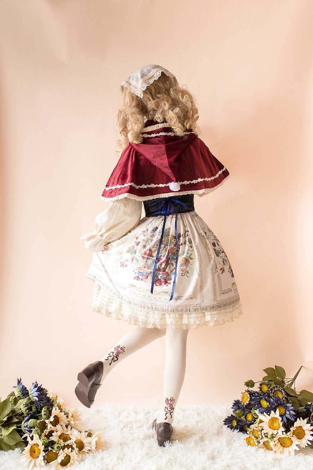 Miss Point - Praise of Abundance - Bavarian Style Lolita Velvet Hooded Cape