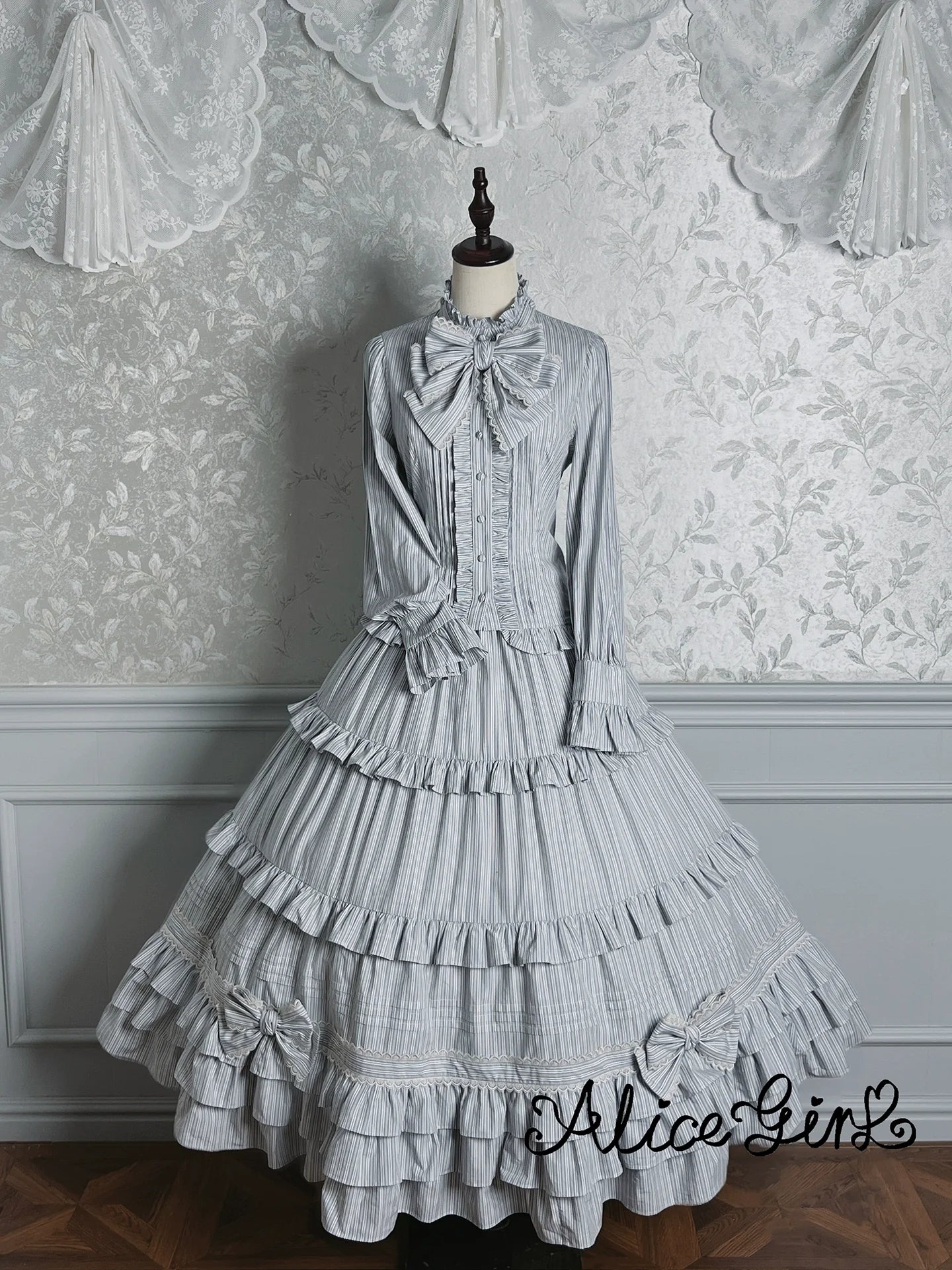 Alice Girl - Duke of Victoria - Classic Lolita Striped Blouse