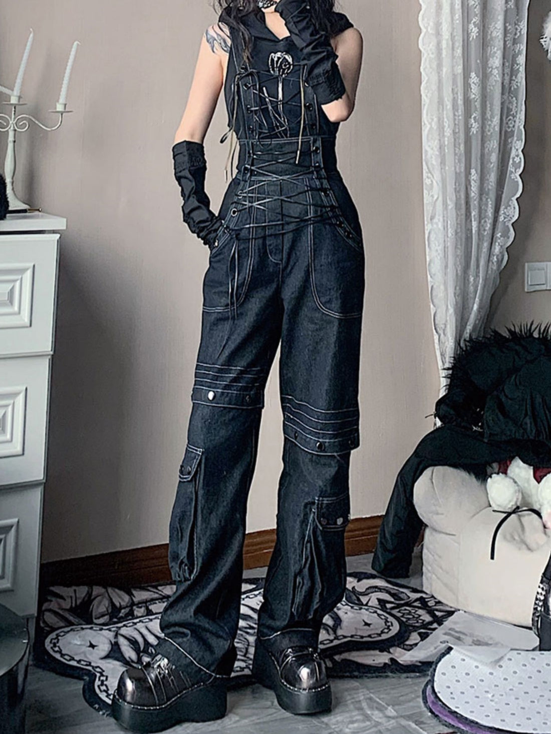 Lace-up style suspender jeans