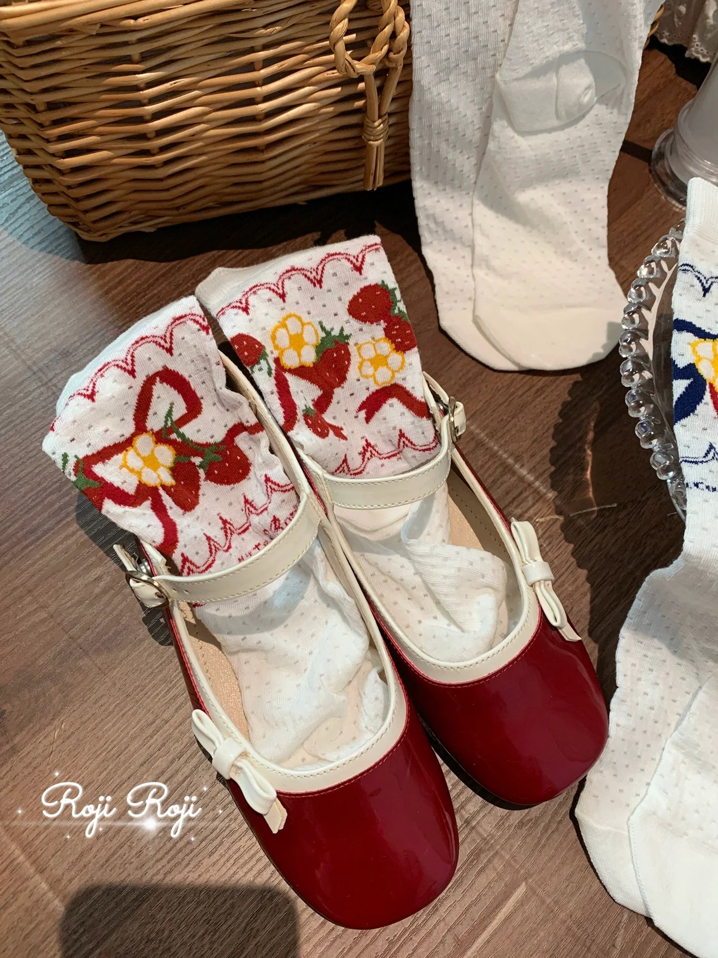 Roji Roji - Sweet Lolita Socks, Strawberry Print