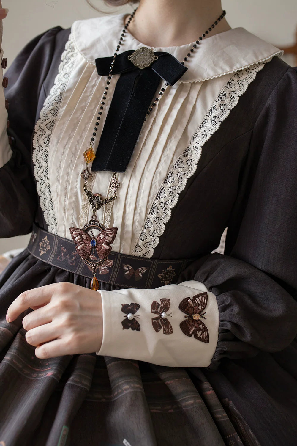 Miss Point - German Bookshelf - Classic Lolita OP Dress & Detachble Cape