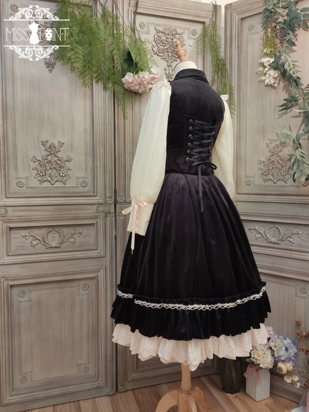 Miss Point - Rose Doll - Retro Lolita Vest Velvet Lolita Waistcoat