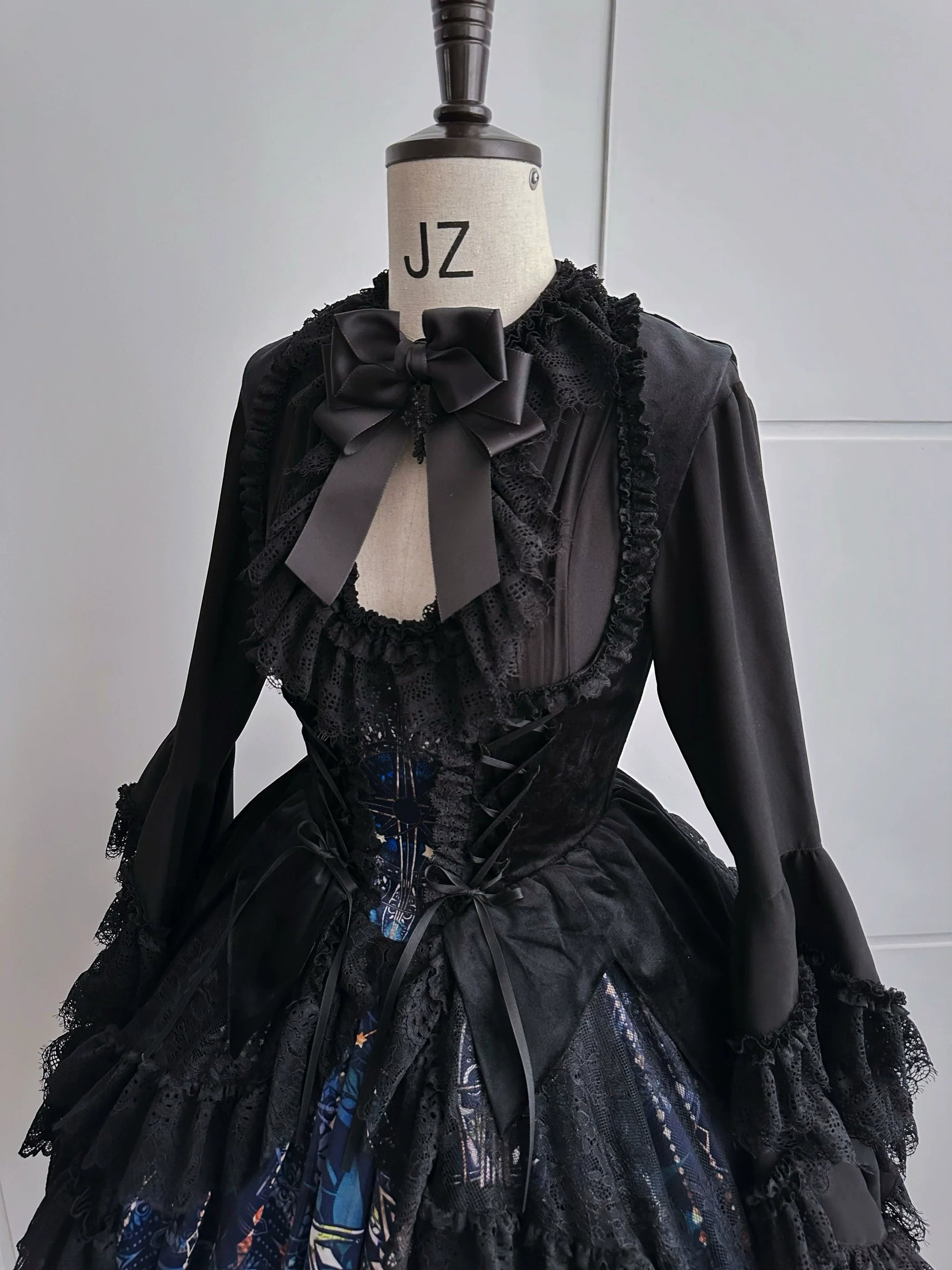 SUSIN - Night Traveler - Classic and Elegant Gothic Dress with Colorful Window Prints