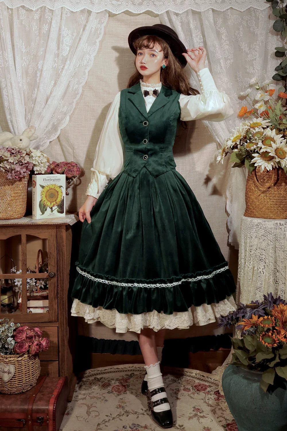 Miss Point - Rose Doll - Retro Lolita Vest Velvet Lolita Waistcoat