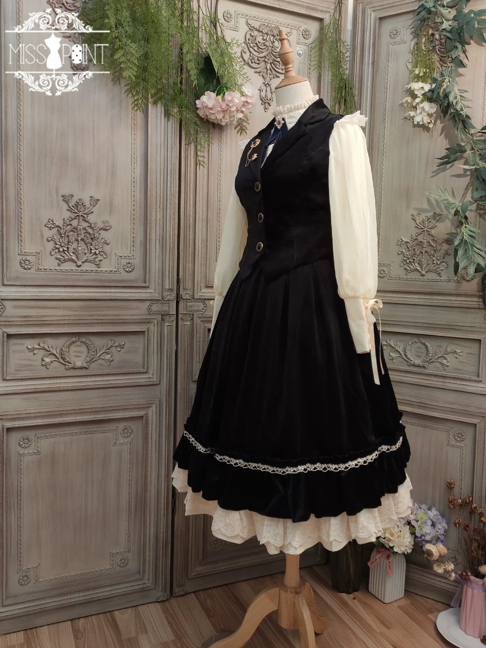 Miss Point - Rose Doll - Retro Lolita Vest Velvet Lolita Waistcoat