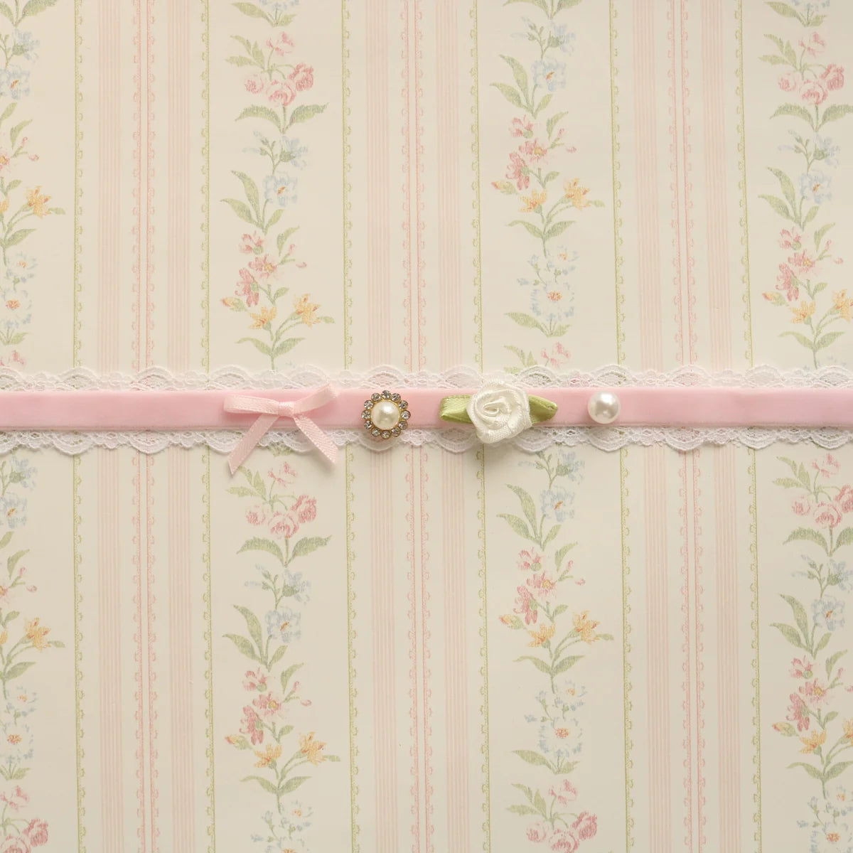 Creamy Bubbles - Sweet Lolita Choker Vintage Lace Rose Handmade Necklace