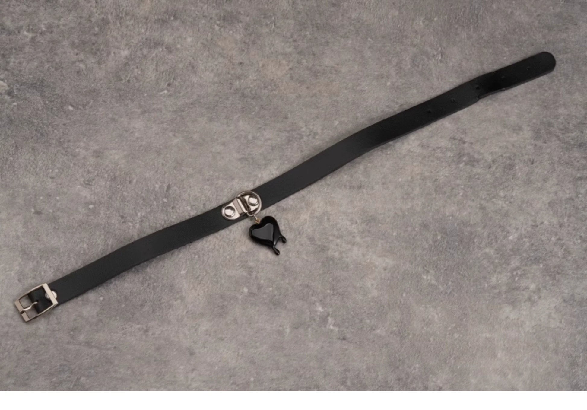 Strange Sugar - Gothic Lolita Choker Faux Leather Heart Pendant Necklace