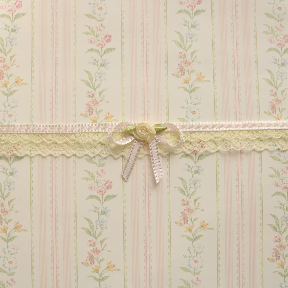 Creamy Bubbles - Sweet Lolita Choker Vintage Lace Rose Handmade Necklace