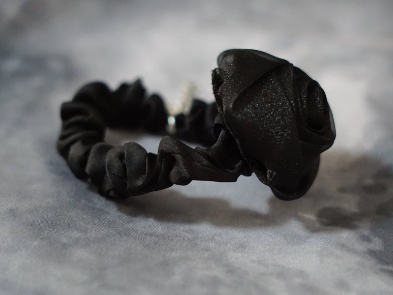 Strange Sugar - Gothic Lolita Black Hardware Skull Spider Hairband