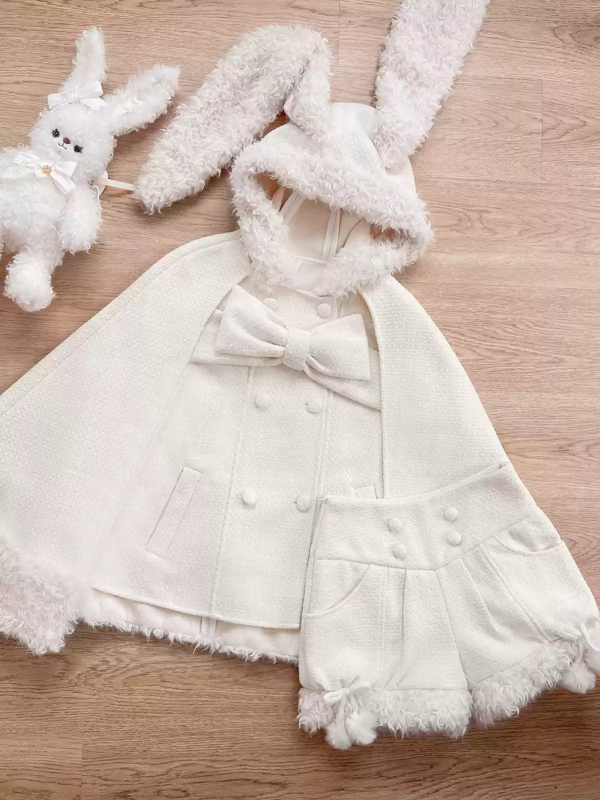 Tan Tuan - Rabbit & Bear - Winter Kawaii Lolita Cape and Shorts