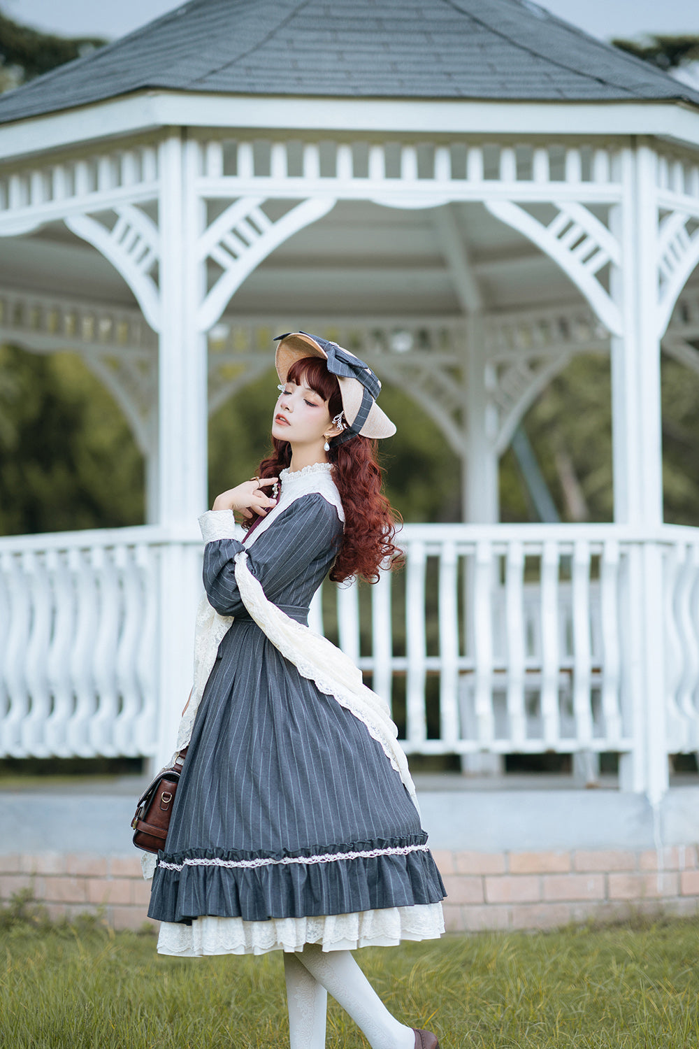 Miss point - Rose Silhouette - Vintage Classic Lolita OP