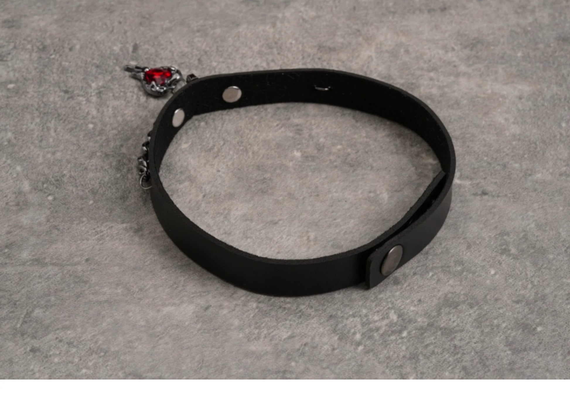 Strange Sugar - Gothic Lolita Choker Faux Leather Heart Pendant Necklace