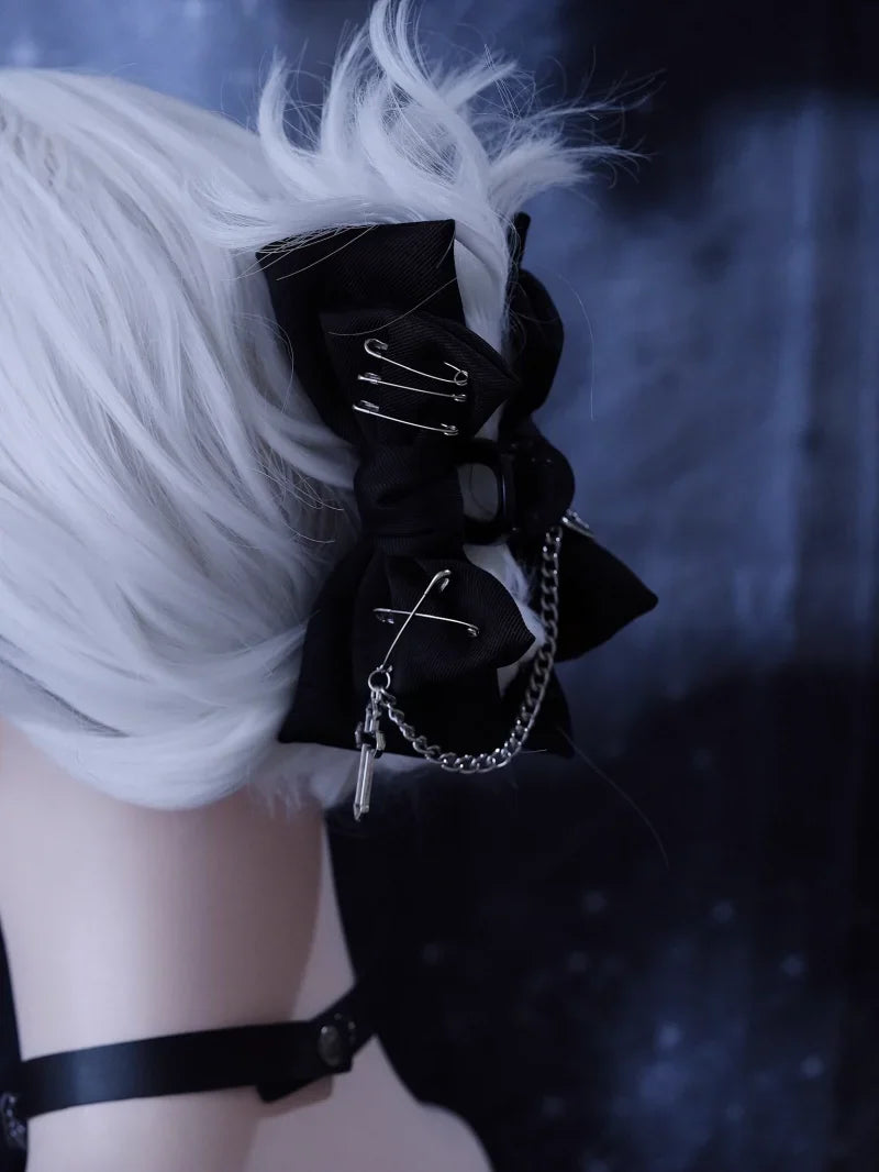 Strange Sugar - Gothic Lolita Claw Clip Cross Chain Bow Hair Accessory