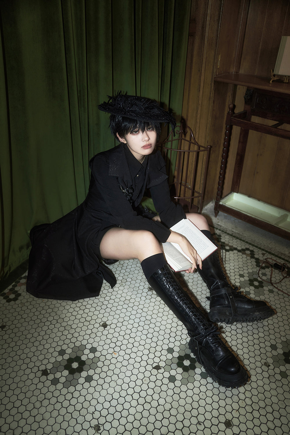 Princess Chronicles - Wind - Ouji Lolita Black Long Vest