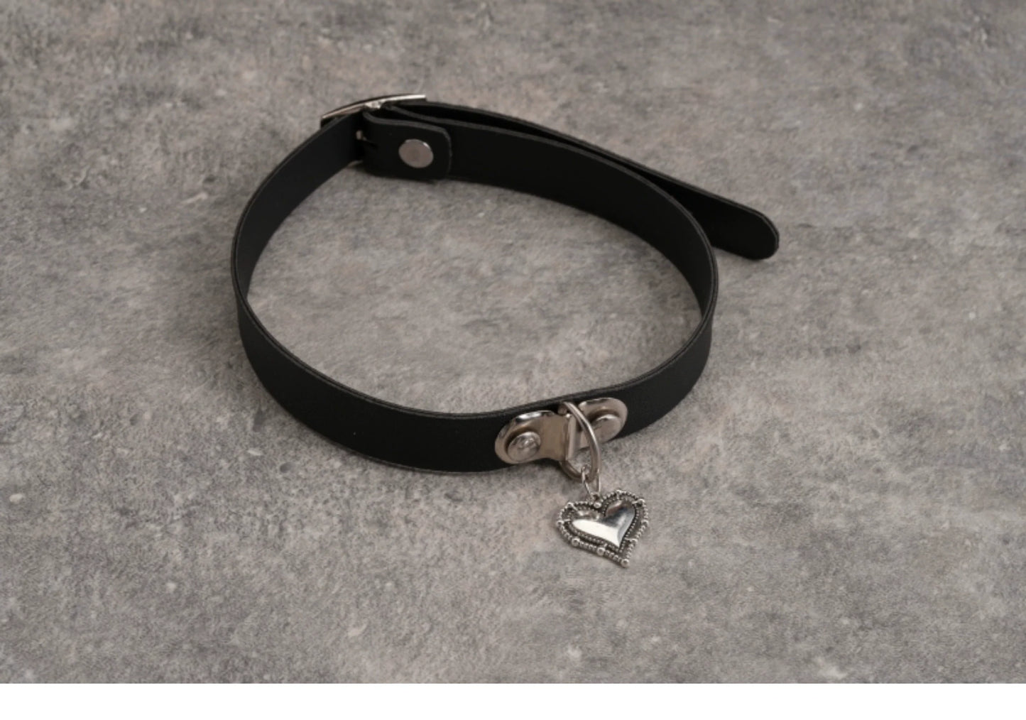 Strange Sugar - Gothic Lolita Choker Faux Leather Heart Pendant Necklace