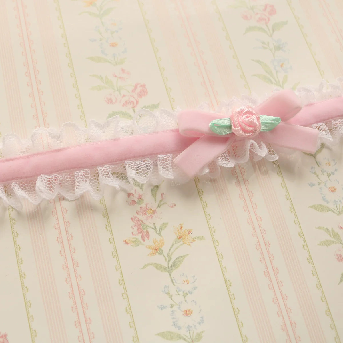 Creamy Bubbles - Sweet Lolita Choker Vintage Lace Rose Handmade Necklace