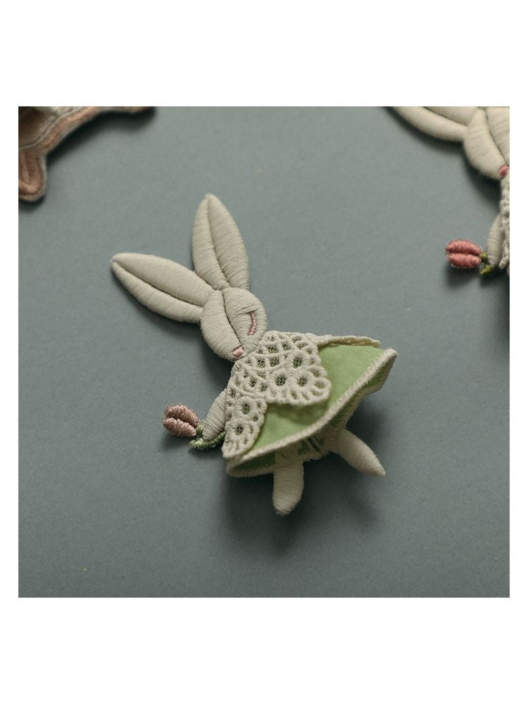 Bunny embroidery brooch【s0000008739】