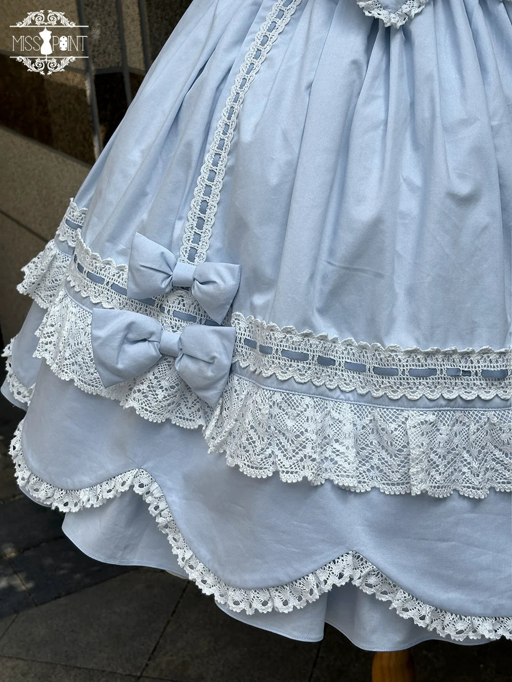 Miss Point - Vintage Petal Rabbit - Old School Lolita OP Cotton Dress With Petal-Shaped Hem