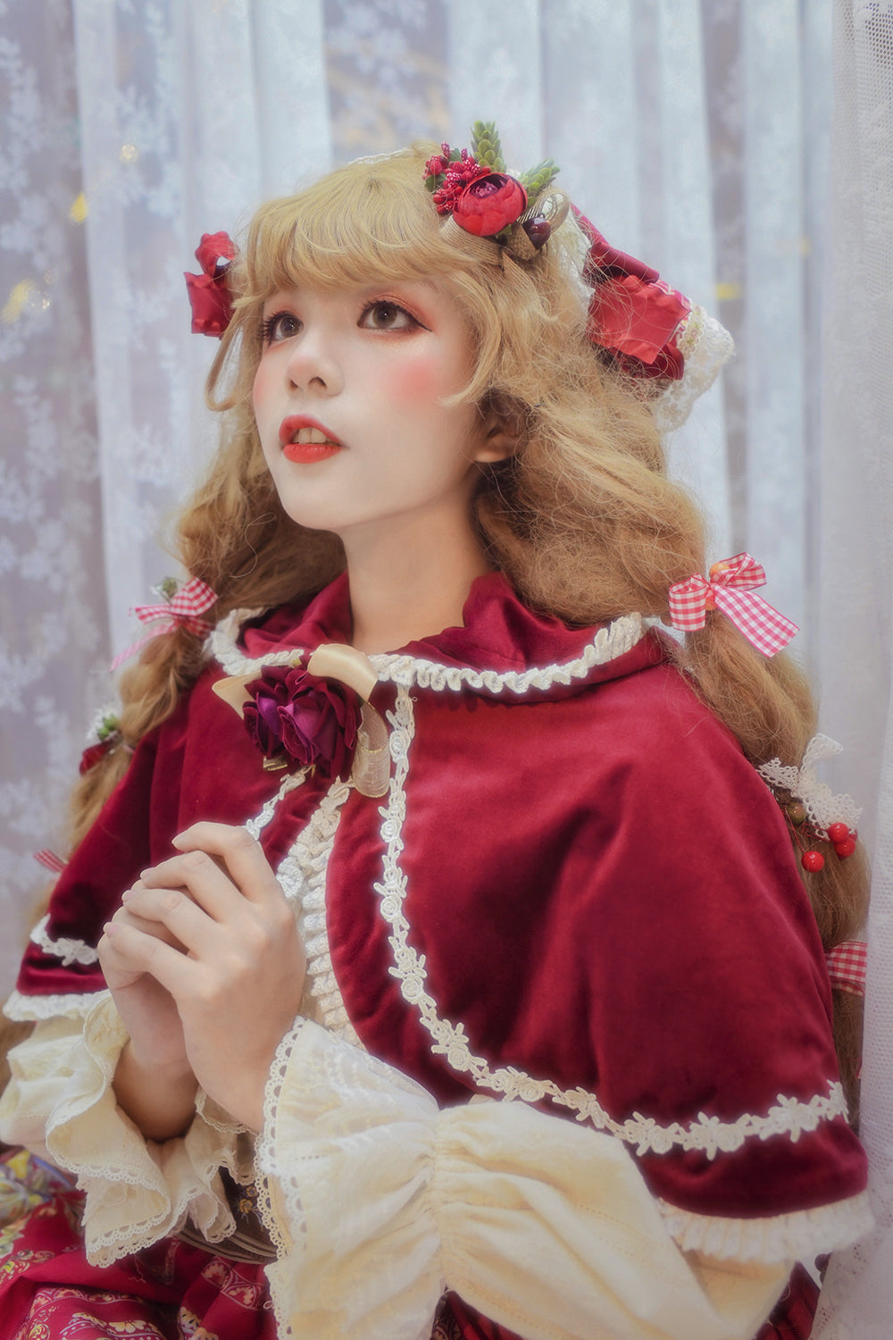 Miss Point - Praise of Abundance - Bavarian Style Lolita Velvet Hooded Cape