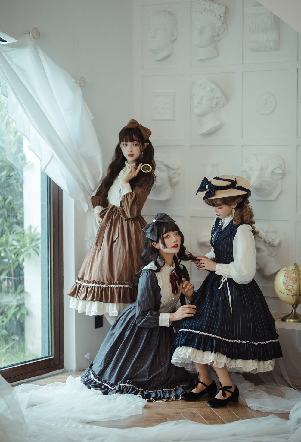 Miss point - Rose Silhouette - Vintage Classic Lolita OP