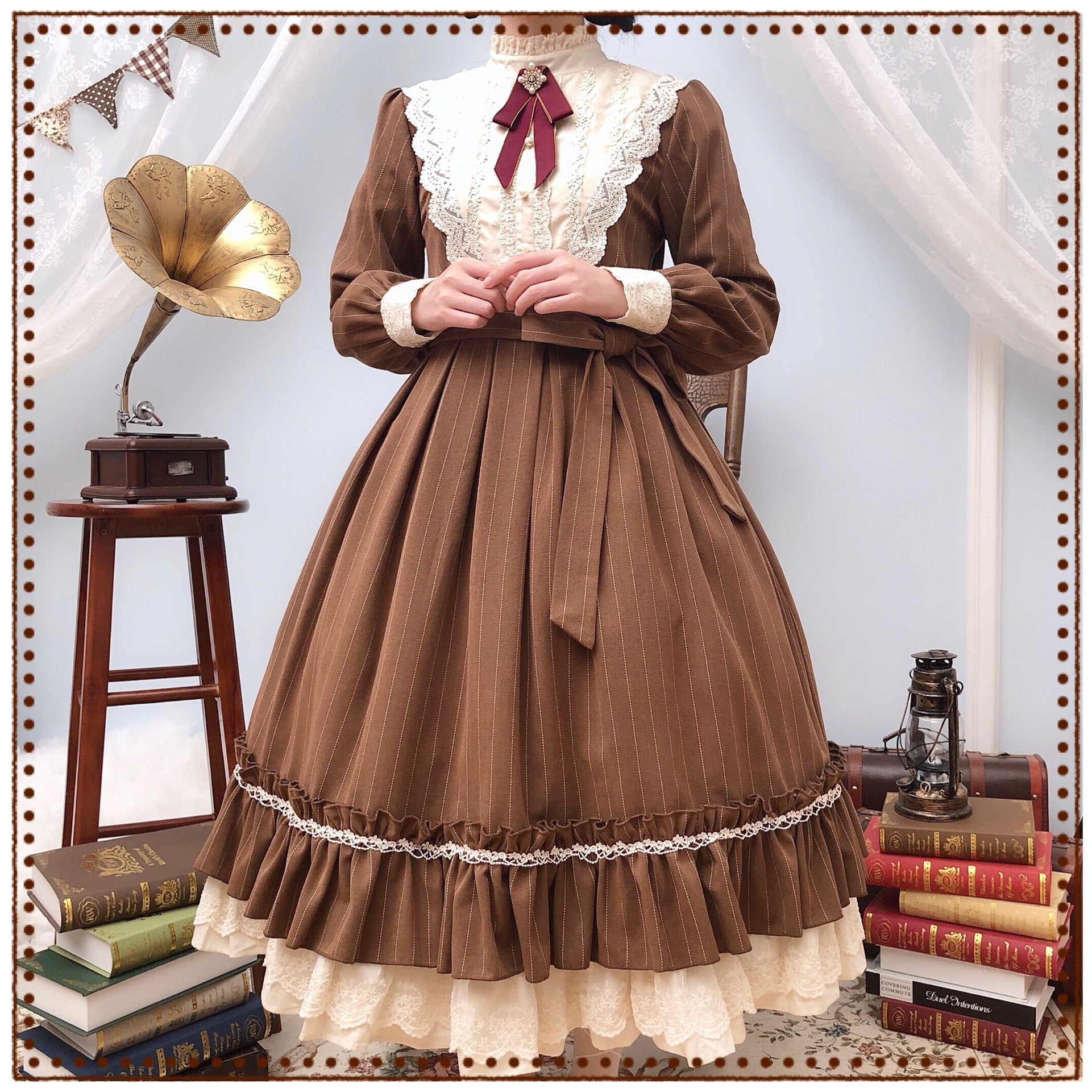 Miss point - Rose Silhouette - Vintage Classic Lolita OP