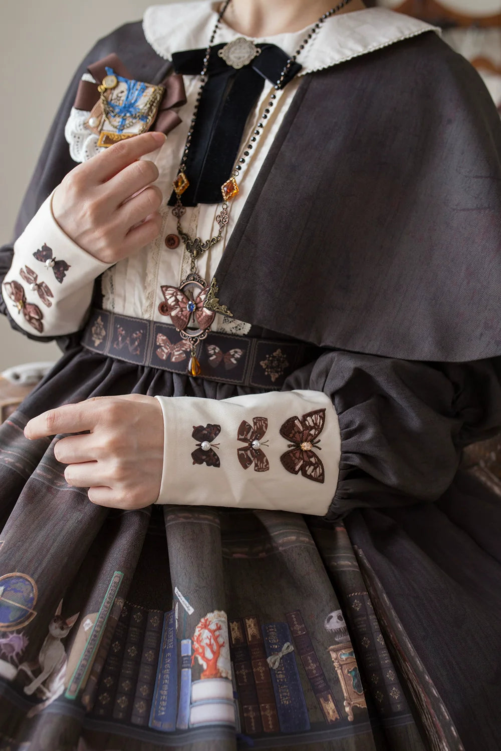 Miss Point - German Bookshelf - Classic Lolita OP Dress & Detachble Cape